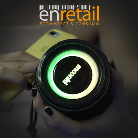 Moonki presents its portable Bluetooth speaker.